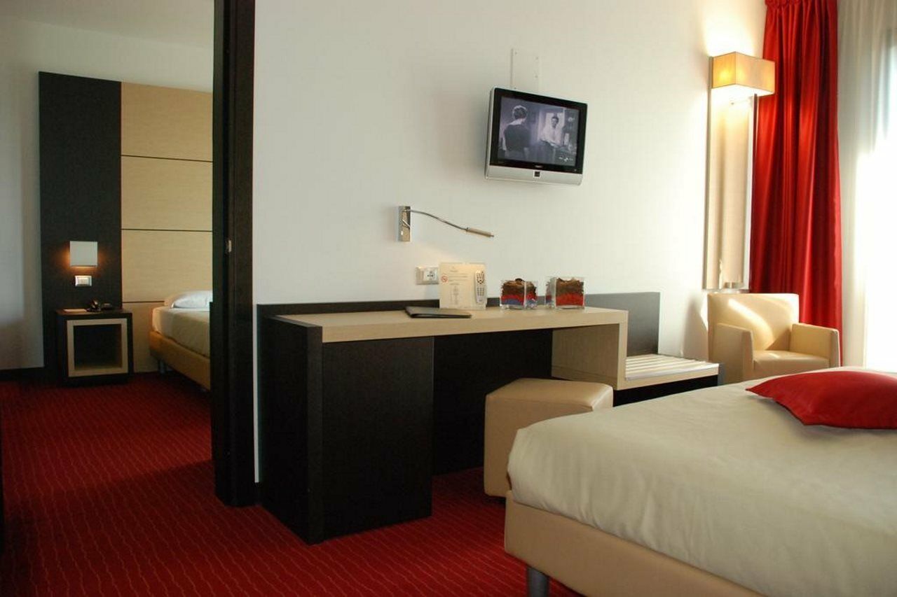 Best Western Plus Hotel Galileo Padova Esterno foto
